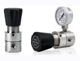 Регулятор Drastar W077S-005-L-1S ("до себя", нерж.сталь, поршневой трехпортовой, 5 бар, вн. NPT 1/4'')
